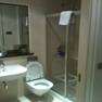 Malone Penthouse Bathroom - Services Apartment